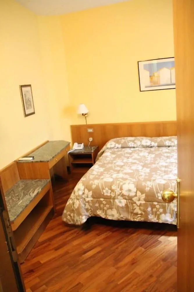 Hotel Vecchia Milano 3*,