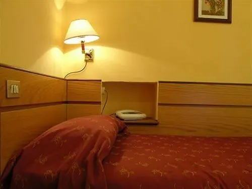 Hotel Vecchia Milano 3*, Milan